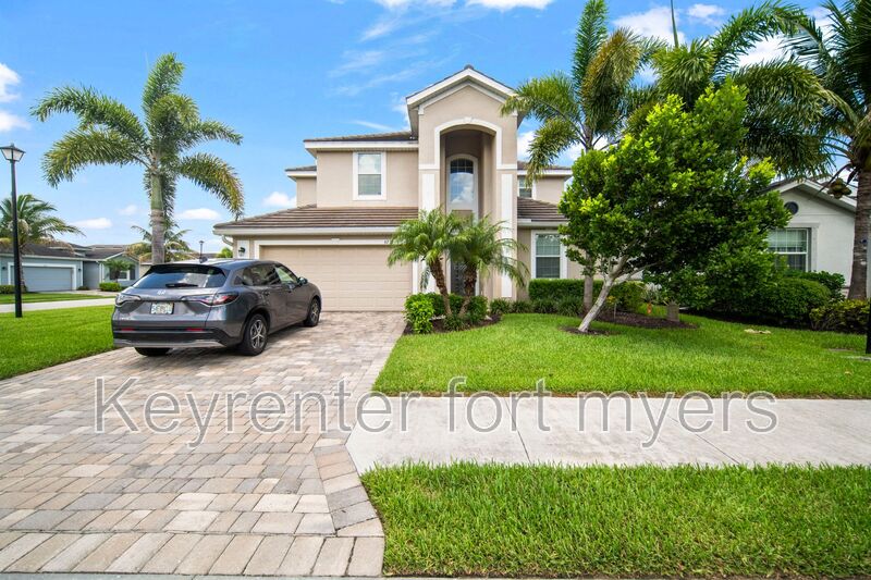 Fort Myers House: 4234 Bluegrass Dr