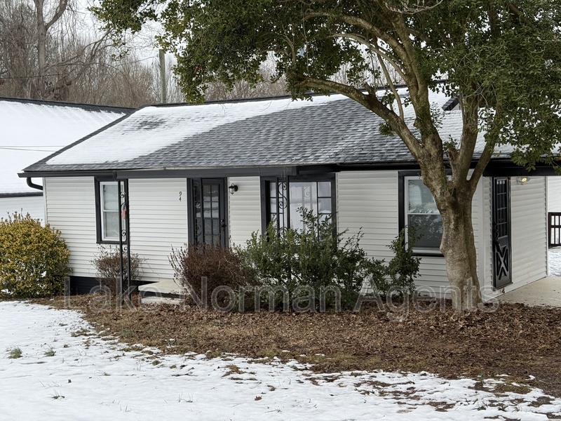 Concord House: 94 Sumner Ave Nw