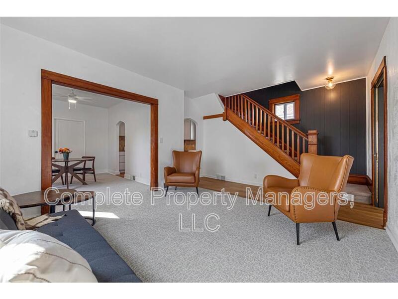 Albert Lea House: 405 Columbus Avenue