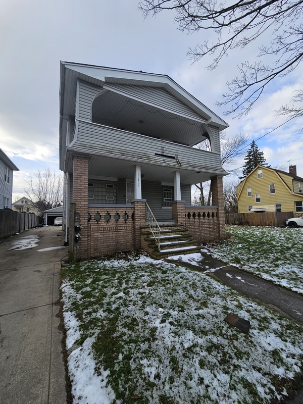 Cleveland Condo: 11314 Nelson Avenue - Upstairs