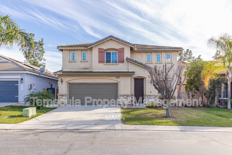 Menifee House: 29943 Tierra Shores Lane