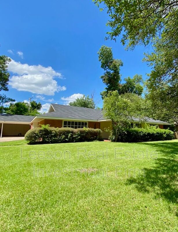 Shreveport House: 208 Bruce Ave