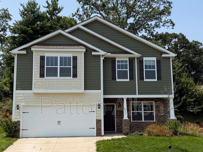 Candler House: 138 Marathon Ln