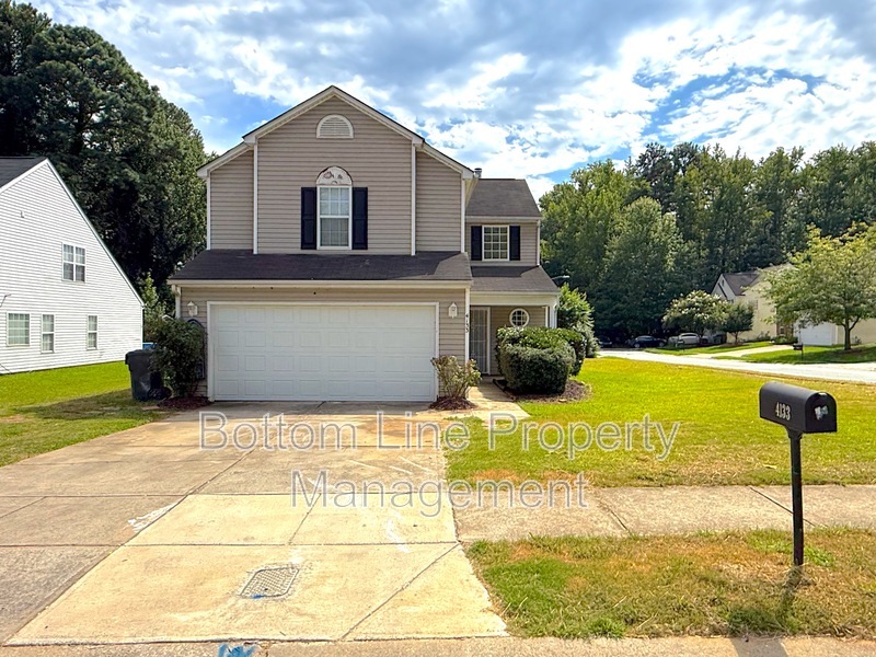 Charlotte House: 4133 Robinwood Dr