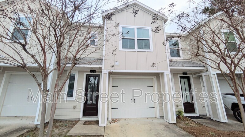 Pensacola Townhome: 226 Junction Avenue
