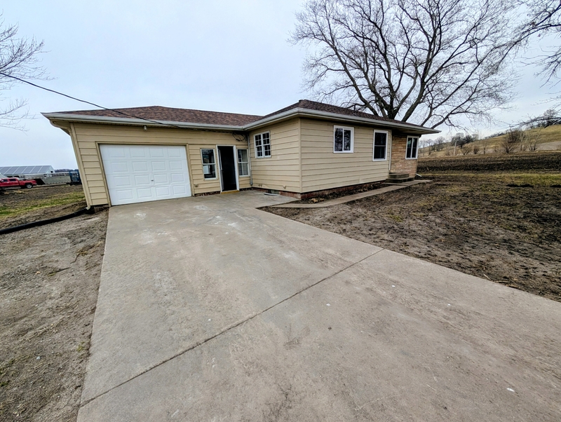 Pella House: 2031 Blue Drive