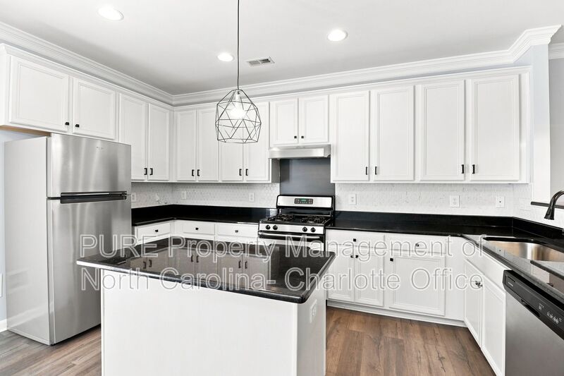 Charlotte Townhome: 13385 Calloway Glen Dr