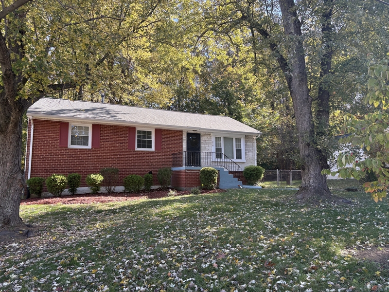 Capitol Heights House: 7910 Beechnut Road