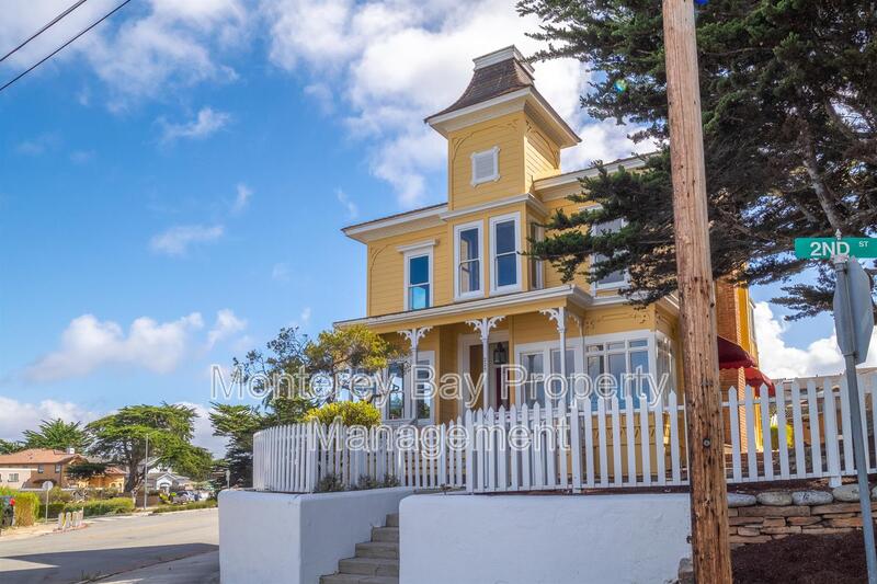 Pacific Grove Condo: 225 Central Avenue