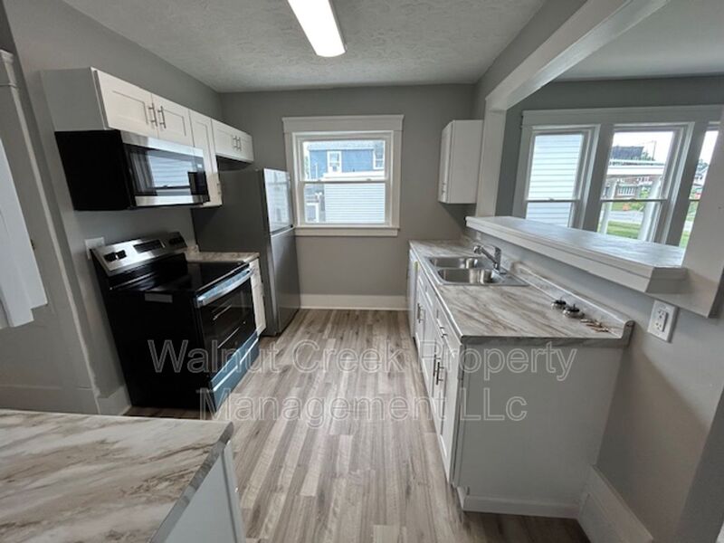 Lorain House: 839 Allison Ave