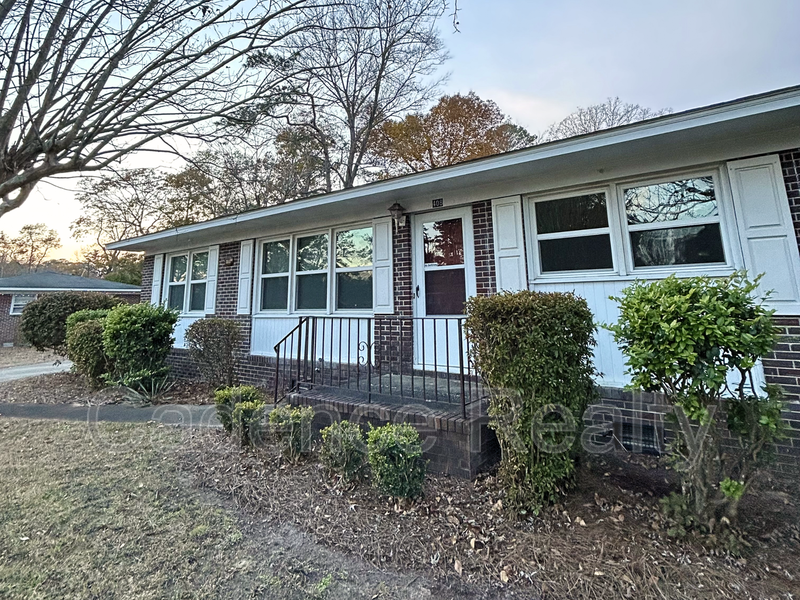 Wilmington House: 408 Lynette Drive