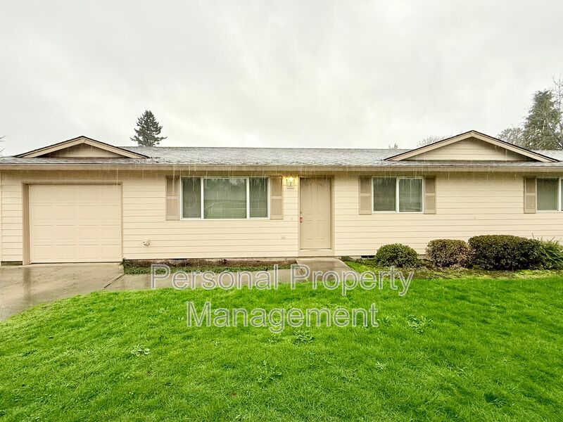 Washougal Townhome: 3360 L Street