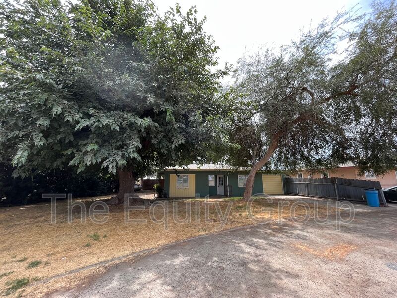 Hanford House: 12975 Houston Ave