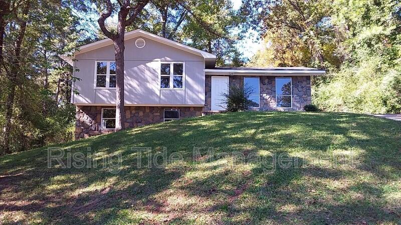 Hueytown House: 1036 Arcadia Cir