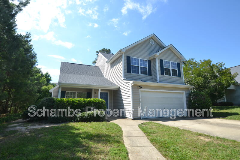 Fuquay Varina House: 1914 Sterling Hill Dr