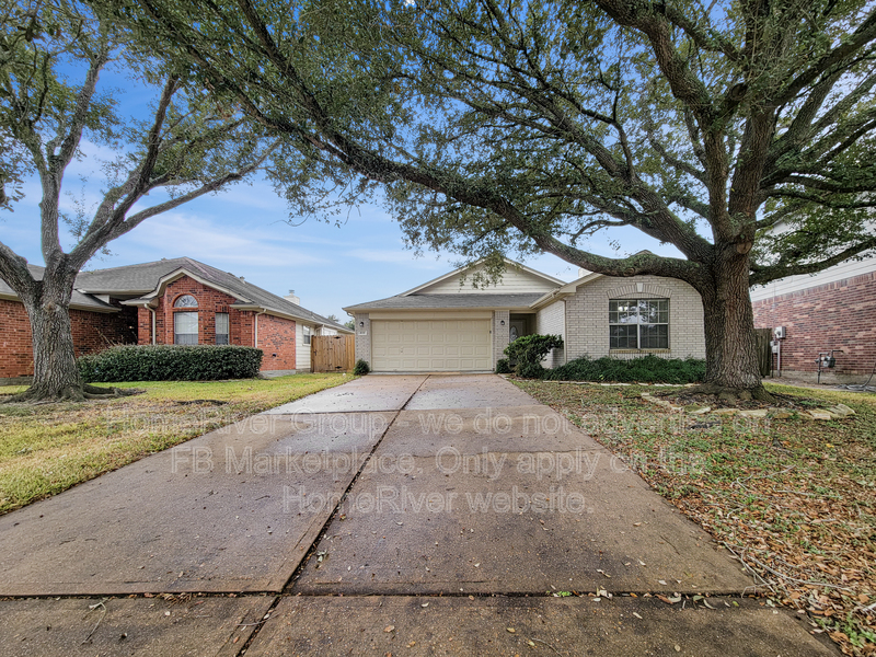 Fresno House: 4010 Redwood Hill Ct