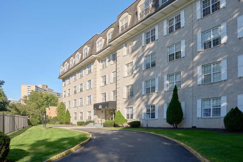 East Orange Condo: 394 S Harrison St - 109