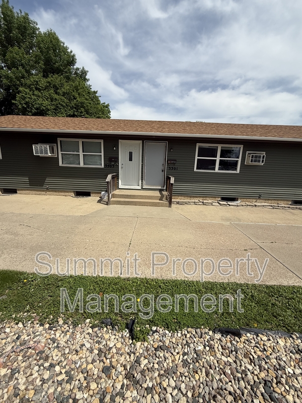 Sioux Falls Condo: 3303 South Holly Avenue - 2
