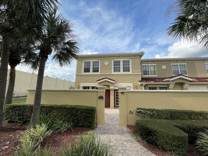 Davenport House: 3044 Bella Vista Dr