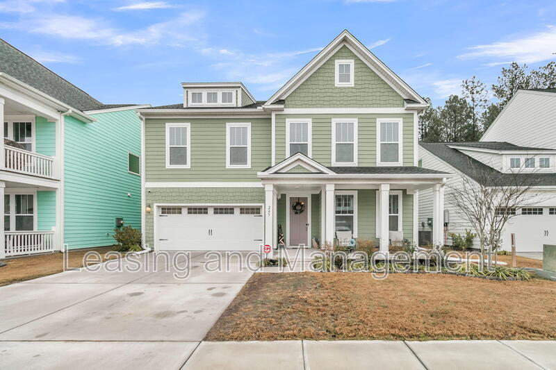 Ravenel House: 245 Summer Tanager Drive