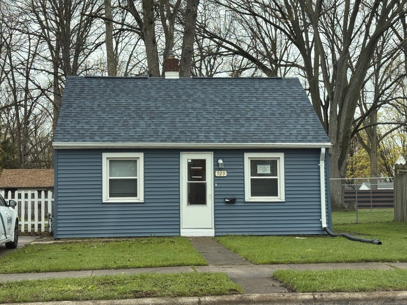Green Bay House: 929 Biemeret Street