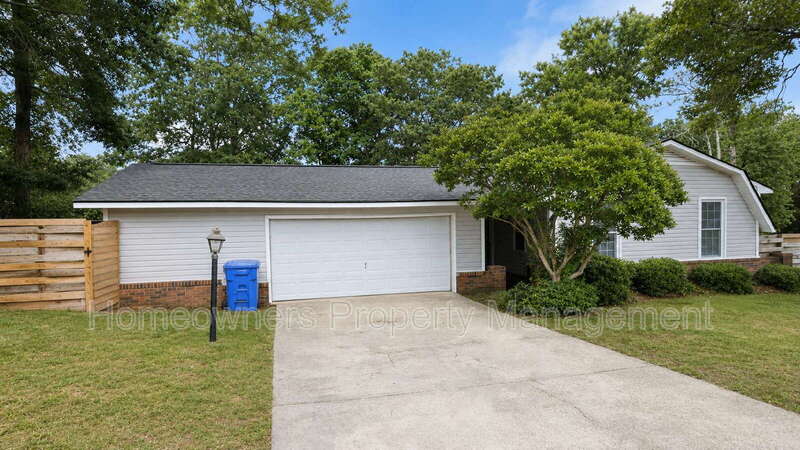 Fayetteville House: 1902 Paisley Ave