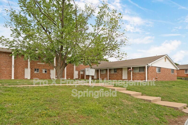 Springfield House: 2929 East University Street