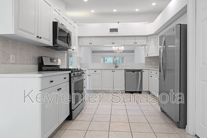 Sarasota House: 4561 Hidden View Place