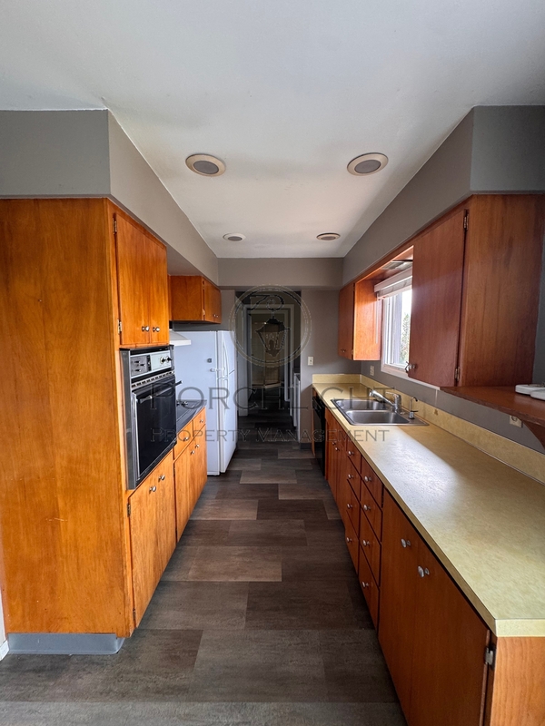 Lynden House: 9843 Hammer Road