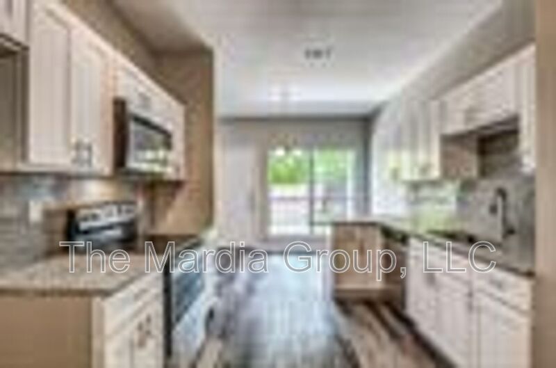 Garland House: 3258 Wexford Dr