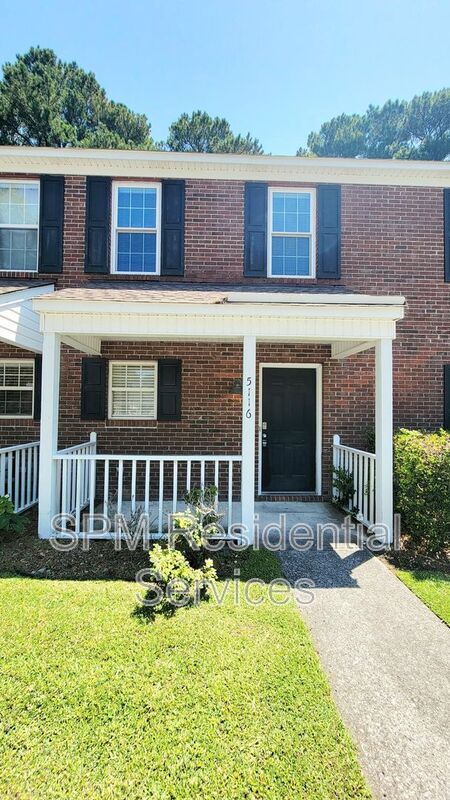 Wilmington House: 5116 Lampost Cir