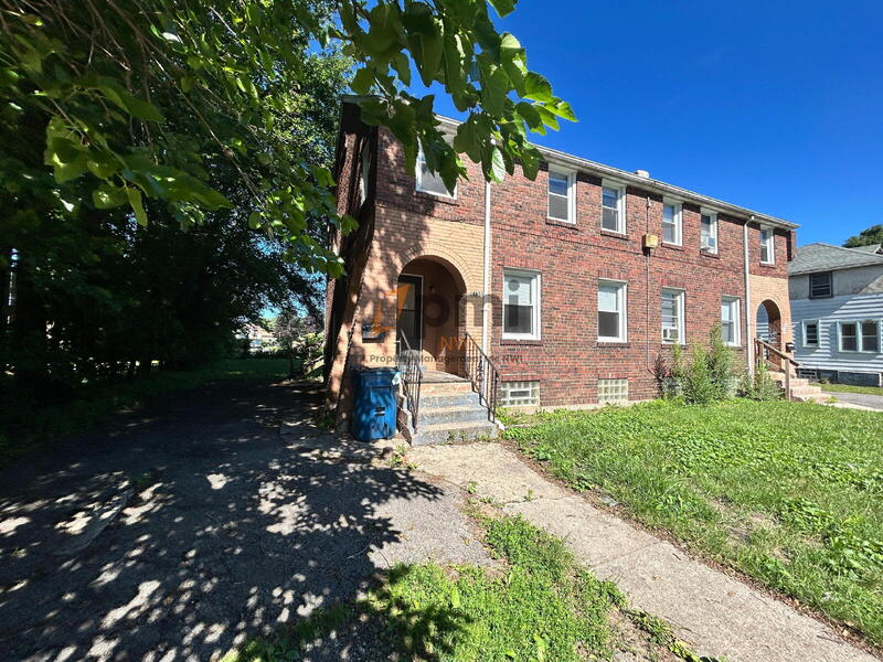 Hammond Condo: 6136 - 6138 Ray Ave