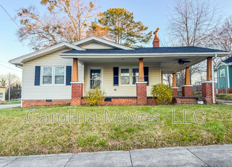 Easley House: 303 E A Ave