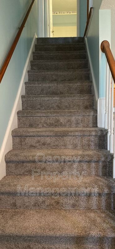 Beautiful wood flooring 4 Bedroom Home!! - Photo 10