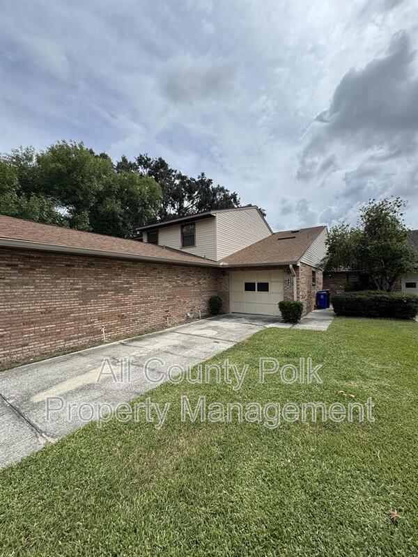 Main image for 542 Lake Carolyn Cir