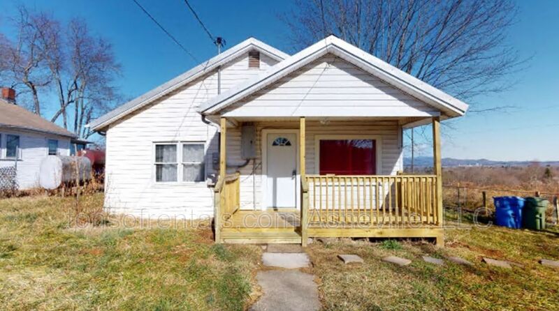 Asheville House: 391 Deaverview Rd.