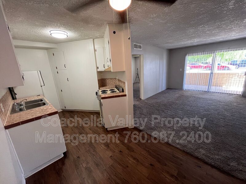 Palm Springs House: 2580 E Tahquitz Canyon Way