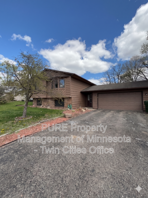 Coon Rapids House: 12959 Grouse St NW