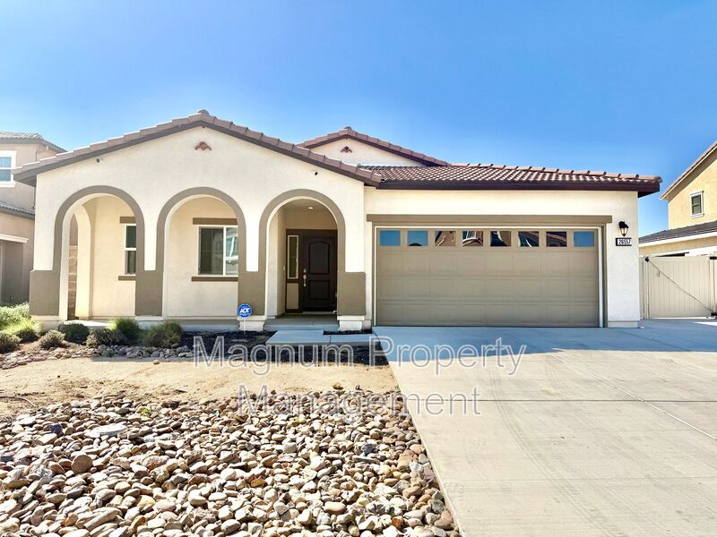 Menifee House: 26557 Wintersweet Ct
