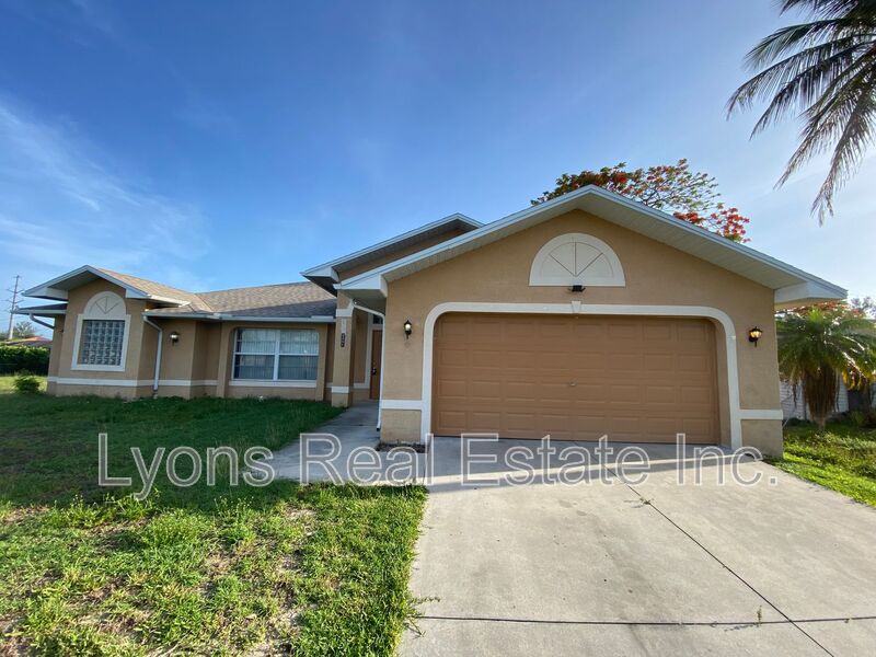 Cape Coral House: 2251 SW 4th Street