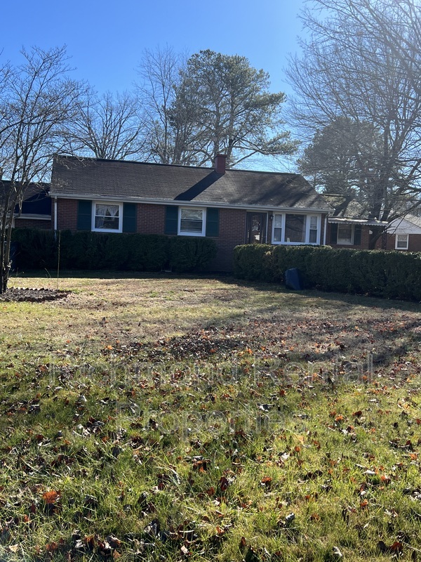 Henrico House: 9505 Nandina Drive