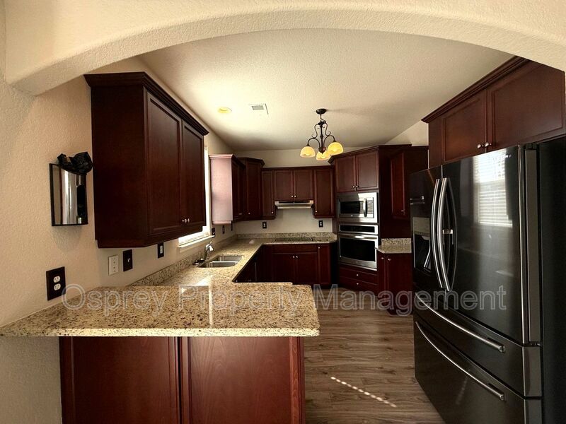 Spacious end-unit home in Virginia Beach!  - Photo 3