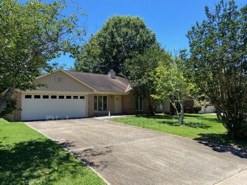 Columbus House: 7405 Cedar Creek Loop