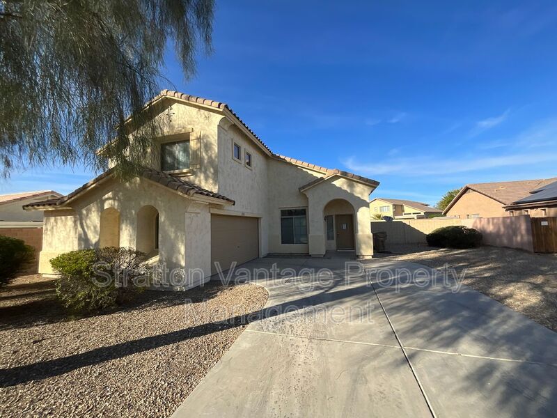 Goodyear House: 15582 W Rio Vista Ln