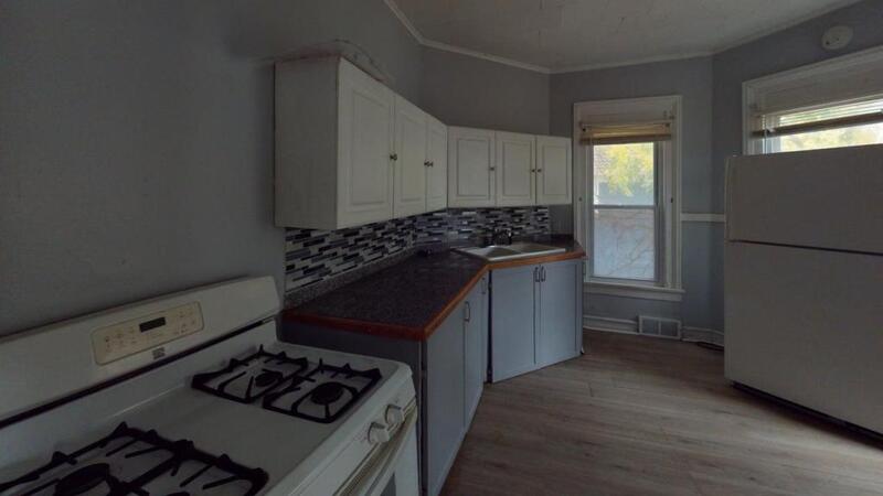 Rochester House: 10 Locust St