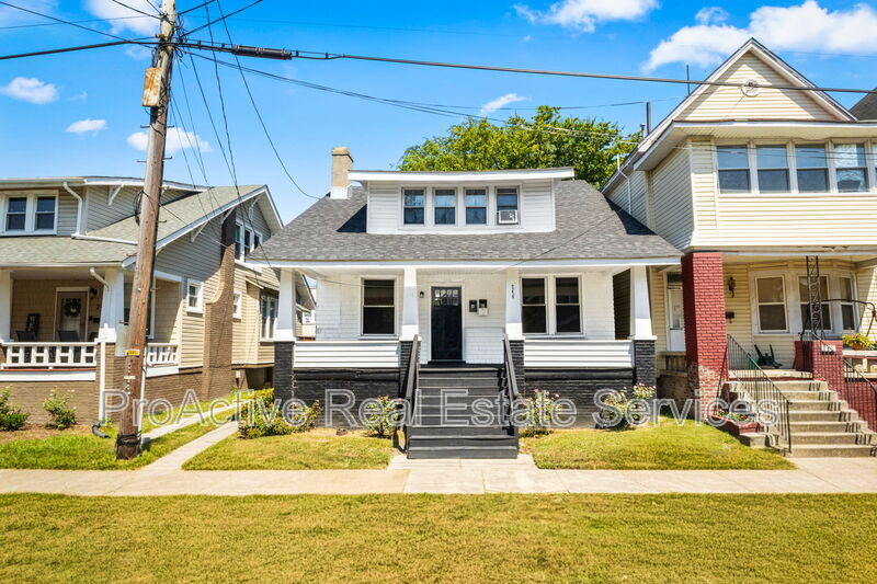 Norfolk Condo: 244 West 32nd Street - Unit 2