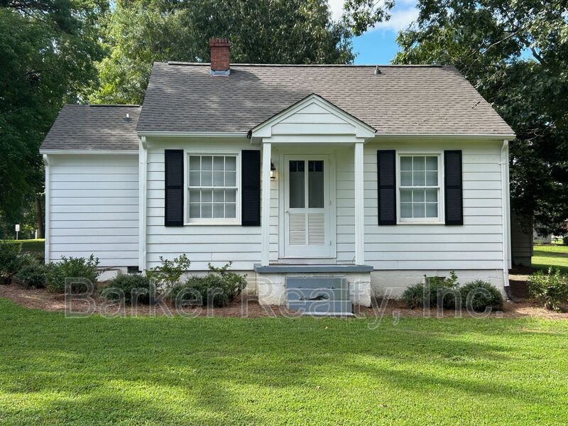 Raleigh House: 1907 Simpkins Road