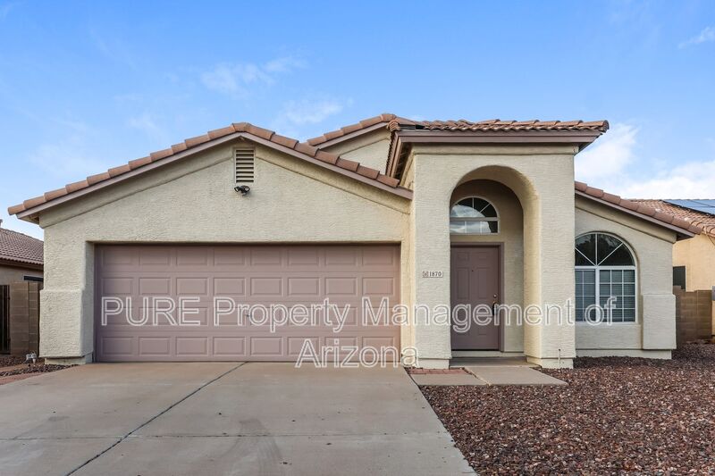 Chandler House: 1870 E Oakland St