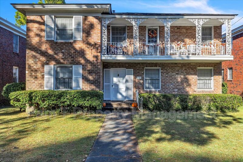 Savannah Condo: 736 E 45th St