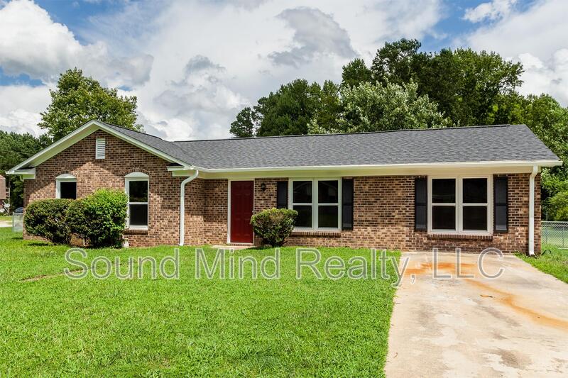 Rocky Mount House: 1309 Sportsman Trail